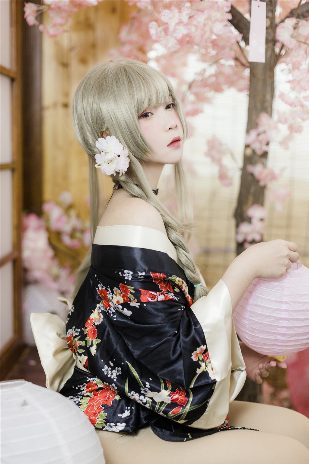 黑料不打烊凌光：助手给他们分别拿外套时，居然拿成了同一款式